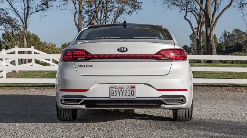 2020-Kia-Cadenza-19.jpg