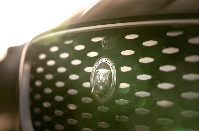 5-jaguar-xf-sportbrake-2021-uk-first-drive-review-grille.jpg