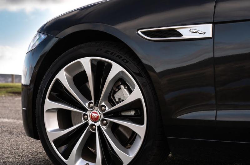 7-jaguar-xf-sportbrake-2021-uk-first-drive-review-alloy-wheels.jpg
