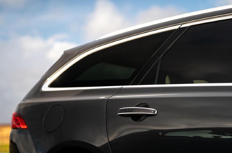 8-jaguar-xf-sportbrake-2021-uk-first-drive-review-estate-bodystyle.jpg
