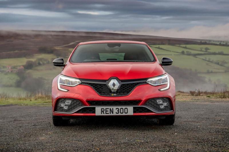 10-renault-megane-rs-300-edc-2021-uk-first-drive-review-static-nose.jpg