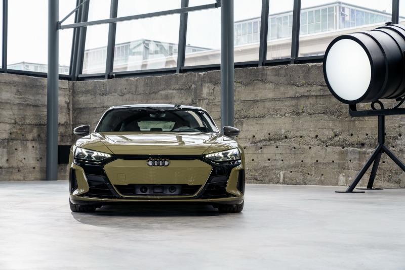 2022-Audi-e-tron-GT-5.jpg