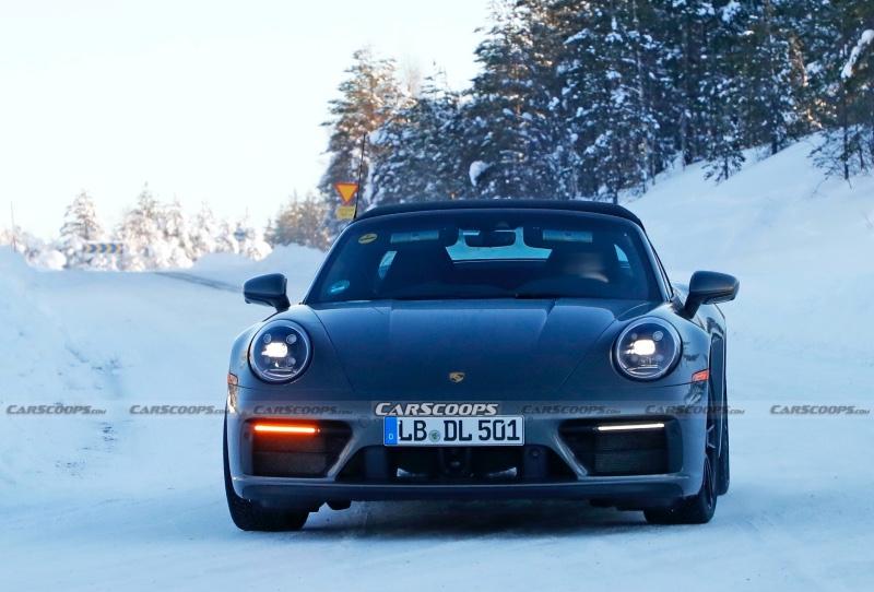 2022-Porsche-911-GTS-Targa-Prototype-16.jpg