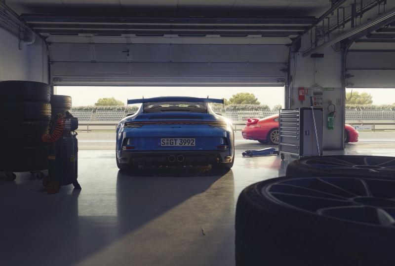 2022-Porsche-911-GT3-13.jpg