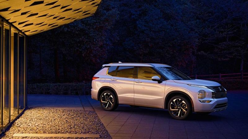 2022-mitsubishi-outlander-exterior-7.jpg