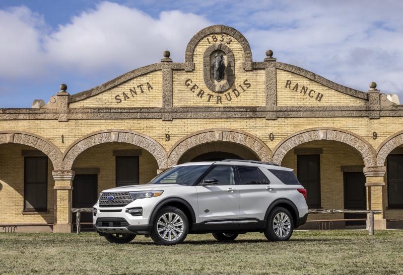 2021-Ford-Explorer-King-Ranch-02.jpg