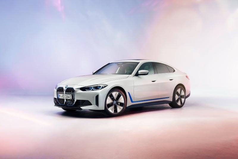 2022-BMW-i4-EV-8.jpg