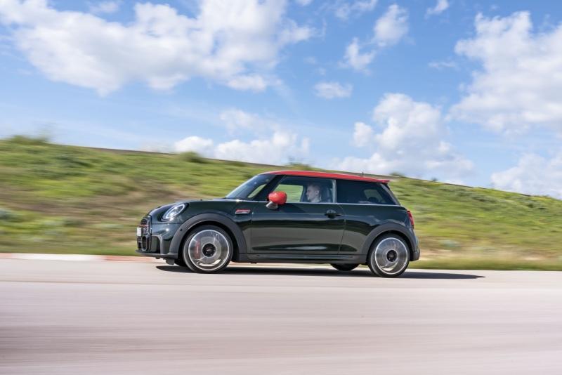 2022-MINI-John-Cooper-Works-3.jpg