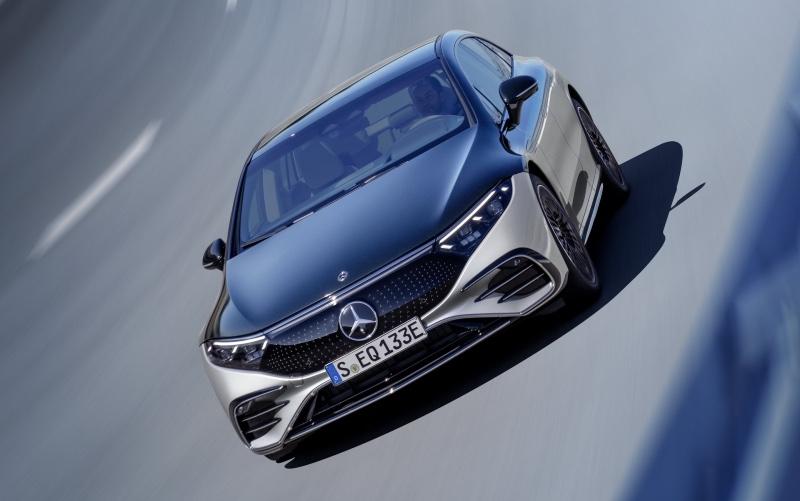 2022-Mercedes-Benz-EQS-19.jpg