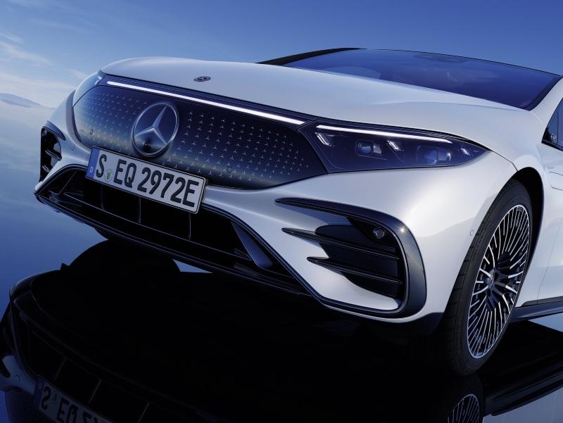 2022-Mercedes-Benz-EQS-B3.jpg