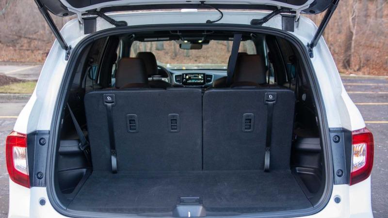 2021-honda-pilot-trunk.jpg