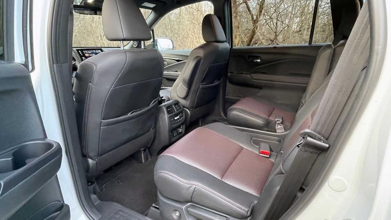 2021-honda-pilot-backseats.jpg