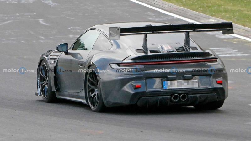 new-porsche-911-gt3-rs-spied-at-the-nurburgring.jpg