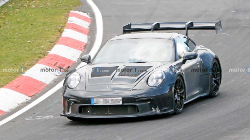 new-porsche-911-gt3-rs-spied-at-the-nurburgring (3).jpg