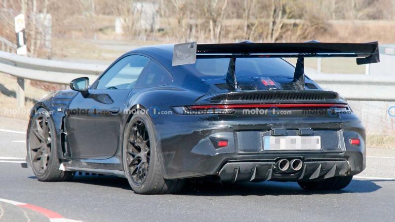 new-porsche-911-gt3-rs-spied-at-the-nurburgring (5).jpg