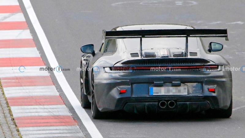 new-porsche-911-gt3-rs-spied-at-the-nurburgring (7).jpg