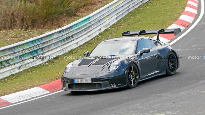 new-porsche-911-gt3-rs-spied-at-the-nurburgring (11).jpg