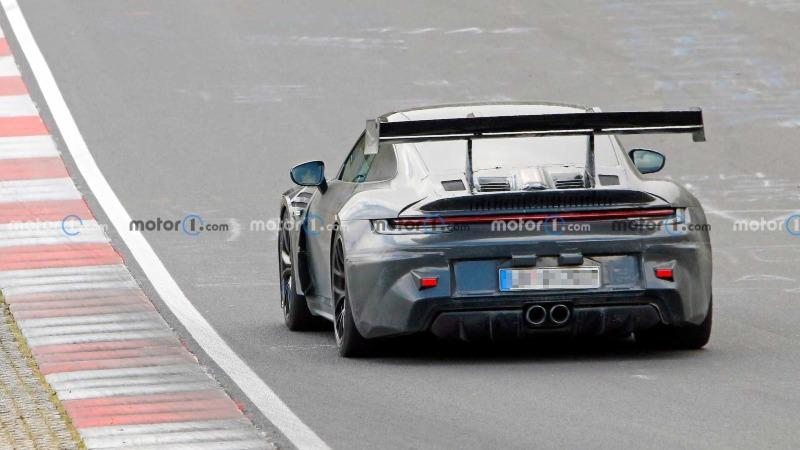 new-porsche-911-gt3-rs-spied-at-the-nurburgring (12).jpg