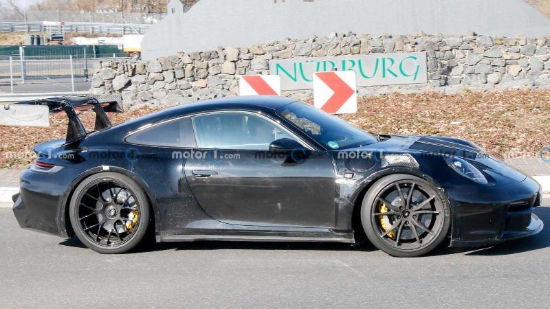 new-porsche-911-gt3-rs-spied-at-the-nurburgring (15).jpg