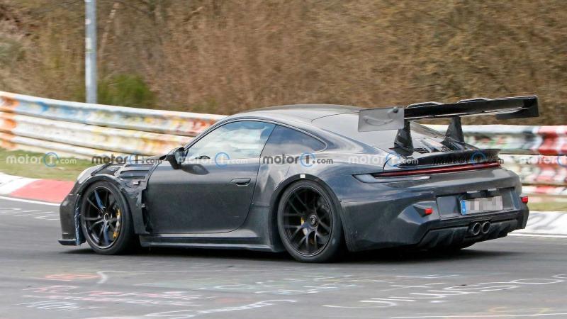 new-porsche-911-gt3-rs-spied-at-the-nurburgring (16).jpg