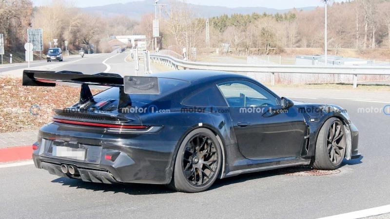 new-porsche-911-gt3-rs-spied-at-the-nurburgring (19).jpg