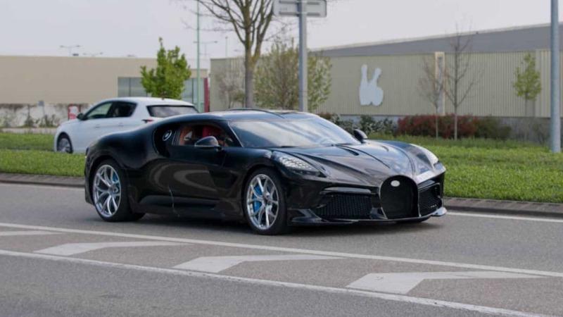 bugatti-la-voiture-noire-spotted-in-the-wild (1).jpg
