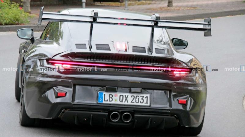 2022-porsche-911-gt3-rs-spy-photo (13).jpg