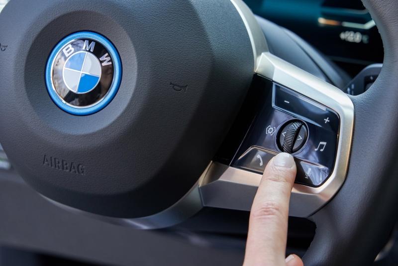 2022-BMW-ix-xDrive50-47.jpg
