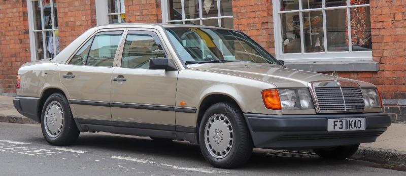 1988_Mercedes-Benz_300d_Diesel_Automatic_3.0_Front.jpg