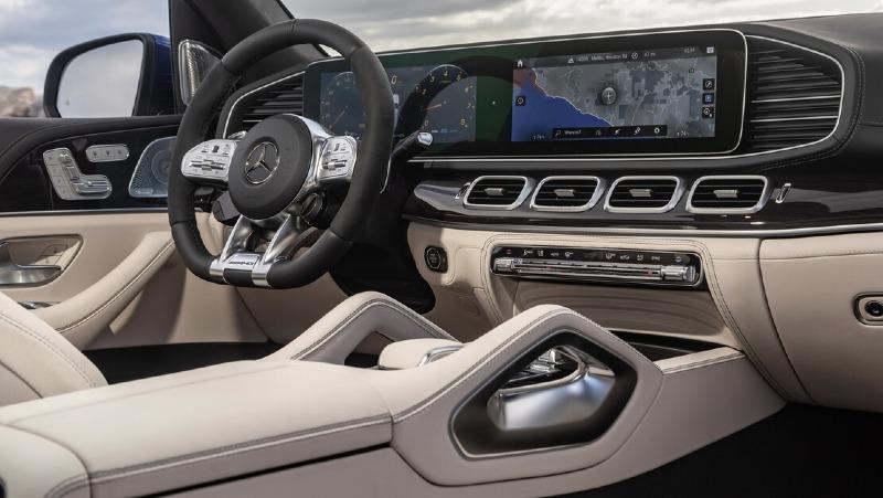2021-Mercedes-AMG-GLE-63-S-interior-7.jpg