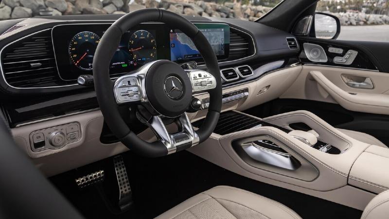 2021-Mercedes-AMG-GLE-63-S-interior-11.jpg