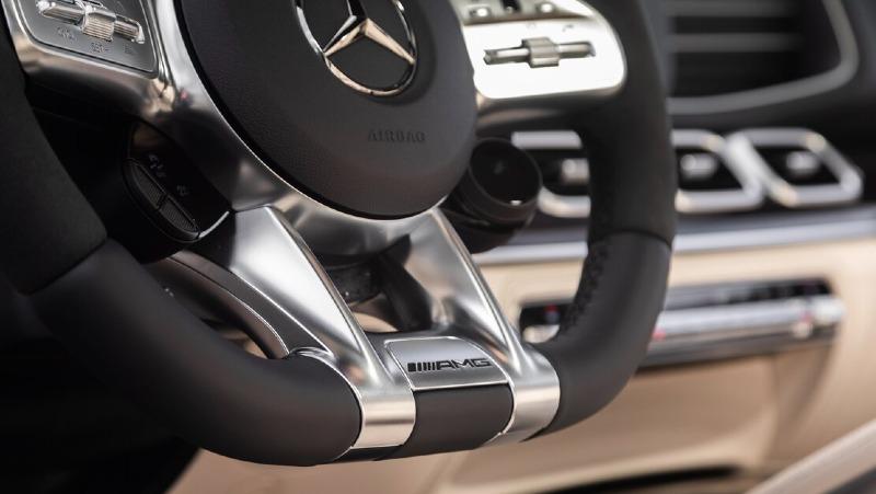 2021-Mercedes-AMG-GLE-63-S-interior-10.jpg