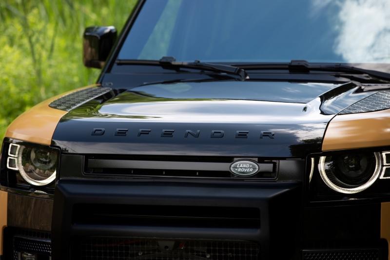 2022-Land-Rover-Defender-Trophy-Edition-5.jpg
