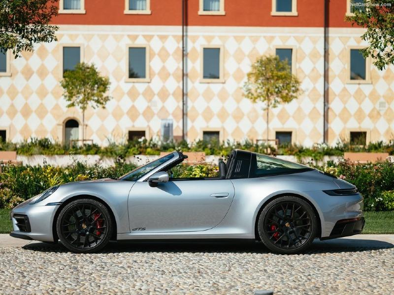 Porsche-911_Targa_4_GTS-2022-1024-12.jpg