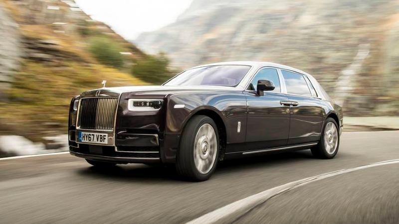 2018-rolls-royce-phantom-first-drive (5).jpg