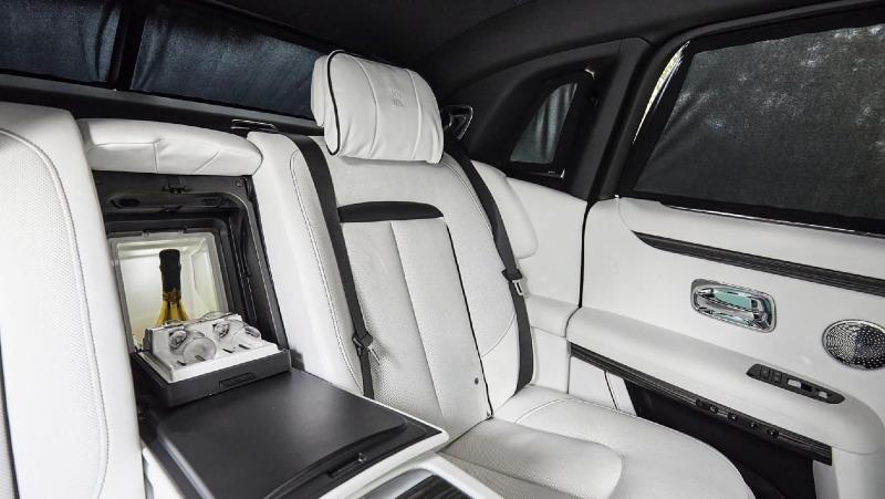 2021 Rolls-Royce Ghost review -2.jpg