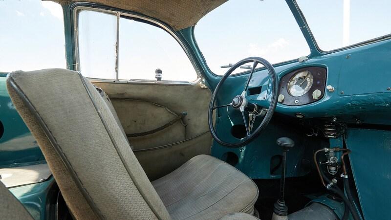1939-Porsche-Type-64-interior.jpg
