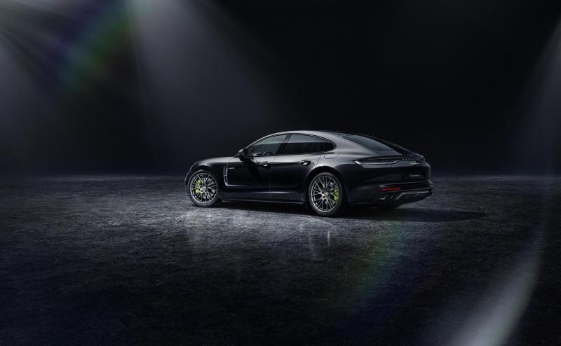 2022-Porsche-Panamera-Platinum-Edition-7.jpg