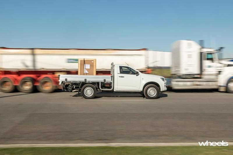 2021_Isuzu_D-Max_4x2_SX_Single_Chassis_Ute_Auto_dynamic_side_traffic.jpg