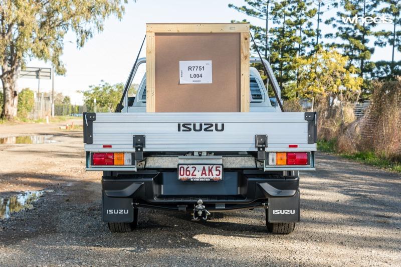 2021_Isuzu_D-Max_4x2_SX_Single_Chassis_Ute_Auto_static_tailgate_construction_site.jpg