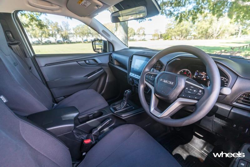 2021_Isuzu_D-Max_4x2_SX_Single_Chassis_Ute_Auto_interior_dashboardin.jpg