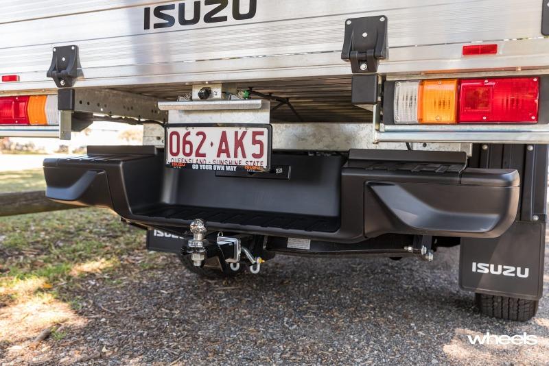 2021_Isuzu_D-Max_4x2_SX_Single_Chassis_Ute_Auto_detail_tow_bar_rear_step.jpg