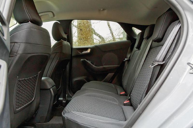 18-ford-puma-2020-rt-rear-seats.jpg