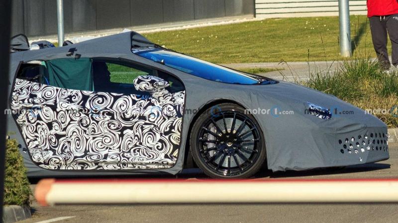 lamborghini-aventador-replacement-spied-for-first-time-nose.jpg