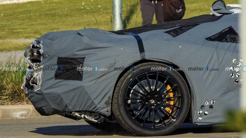 lamborghini-aventador-replacement-spied-for-first-time-tail.jpg