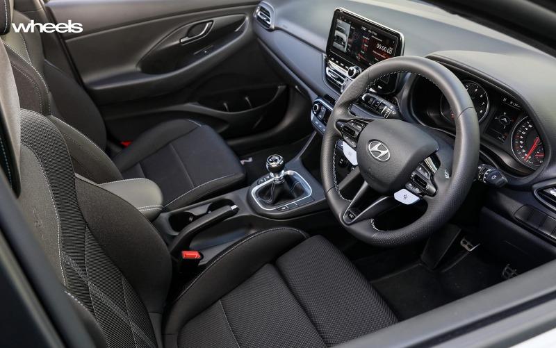 2021_Hyundai_i30_N_hatchback_polar_white_interiorin_layout.jpg