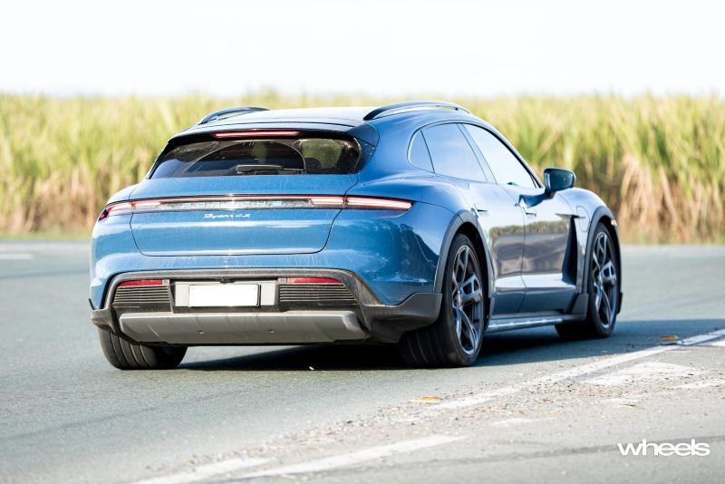 2022_Porsche_Taycan_4S_Cross_Turismo_Neptune_Blue_dynamic_on-road_Australia_MWilliams_12.jpg