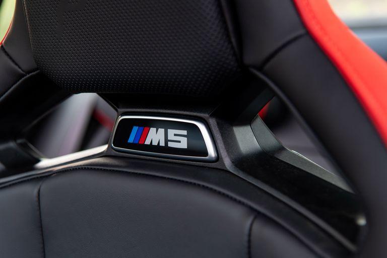 2022-bmw-m5-cs-136-1640399222.jpg