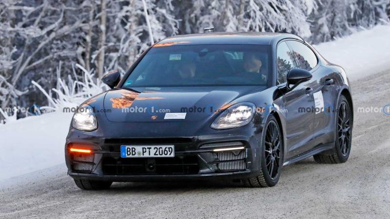 porsche-panamera-facelift-spy-photo-1.jpg