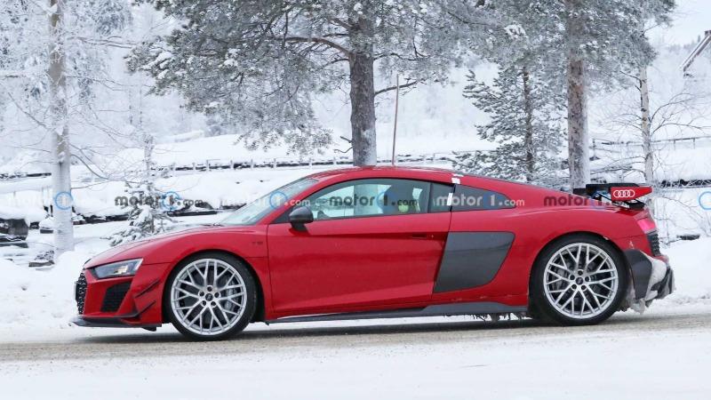 audi-r8-ultimate-rwd-side-view-spy-photo (3).jpg